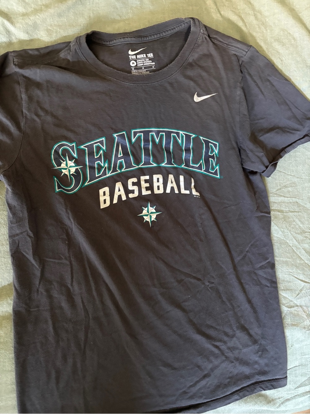 MLB Nike Seattle Mariners Men’s Athletic Cut Tshirt - Size Medium Grey